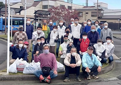 成瀬活性化委員会愛甲石田南口ロータリー清掃活動