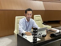 安藤玄一　議場